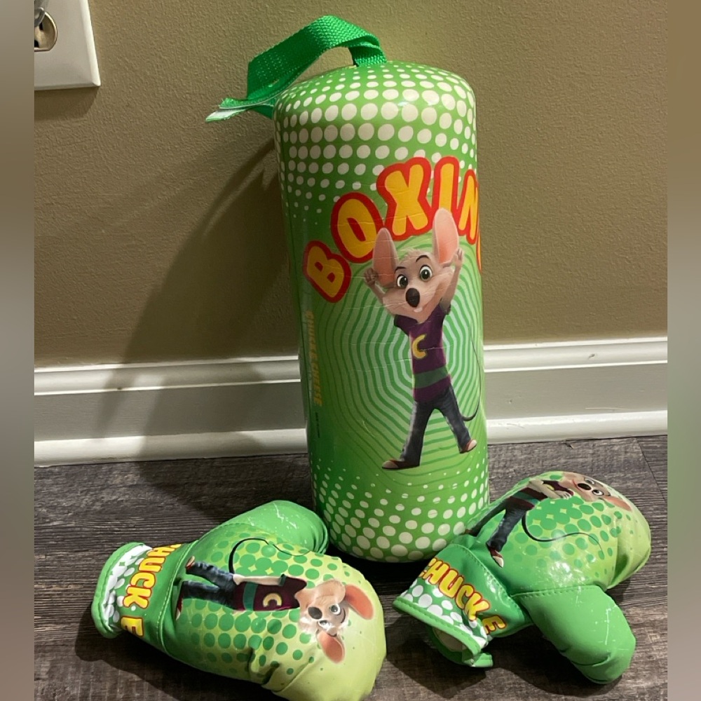 Chuck E Cheese Boxing  set